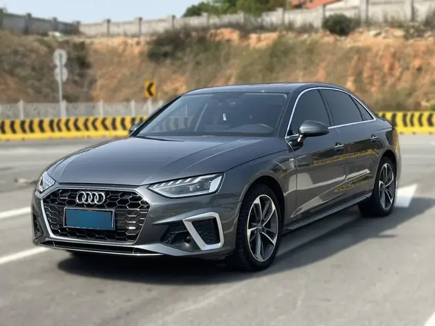 2020 Audi A4L 2.0T 150HP L4 7DCT