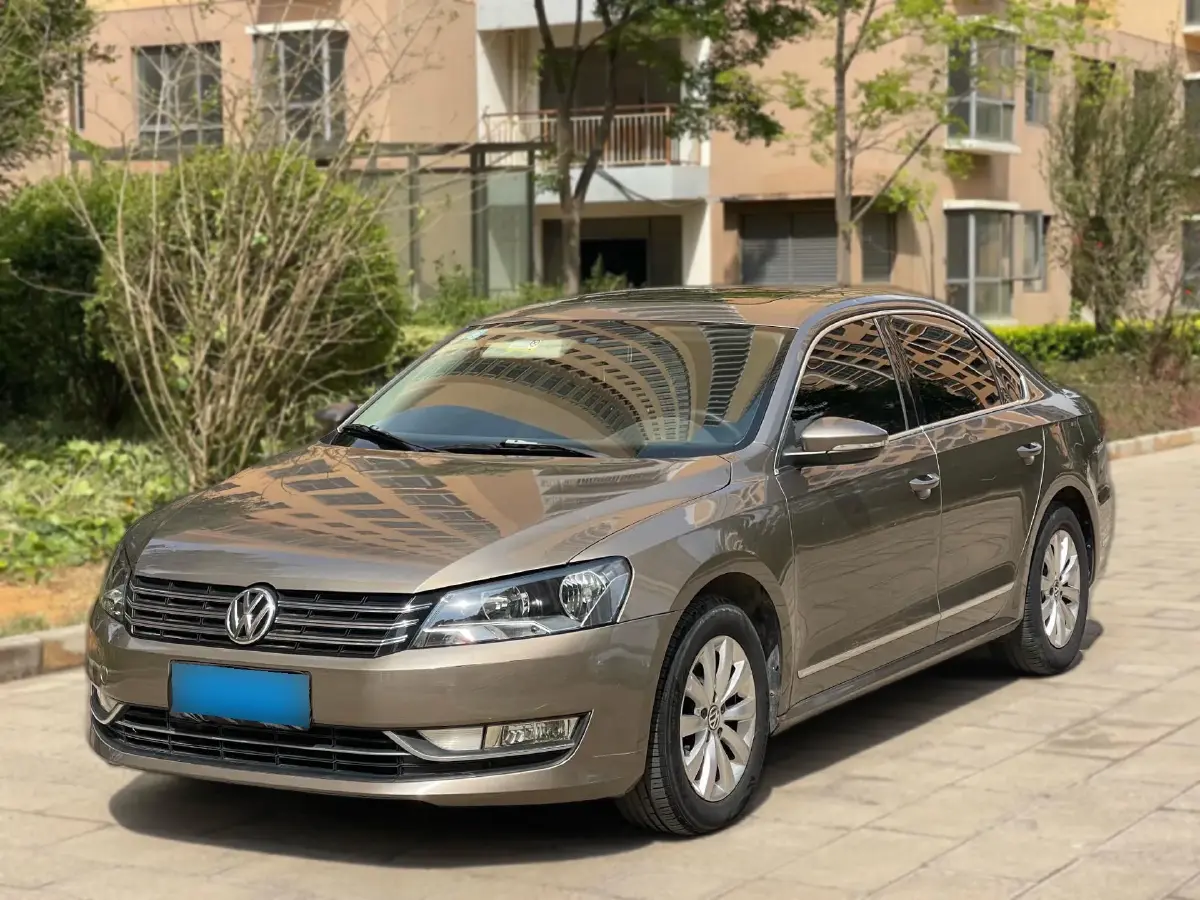 2015 Volkswagen Passat 1.8T 160HP L4 7DCT