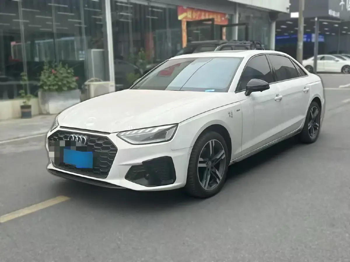 2022 Audi A4L 2.0T 190HP L4 7DCT