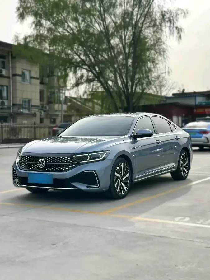 2021 Volkswagen Passat 2.0T 186HP L4 7DCT