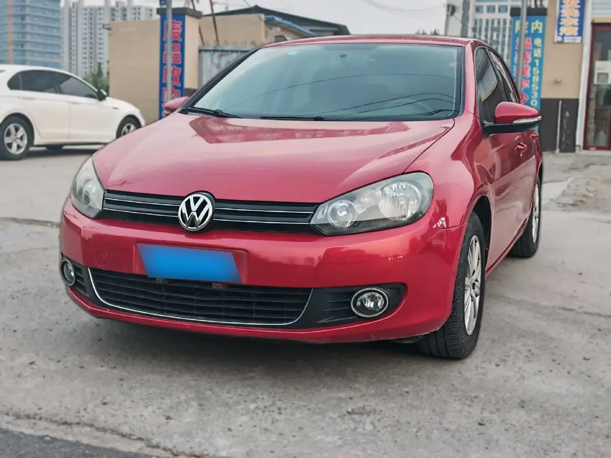 2012 Volkswagen Golf 1.6L 105HP L4 5MT