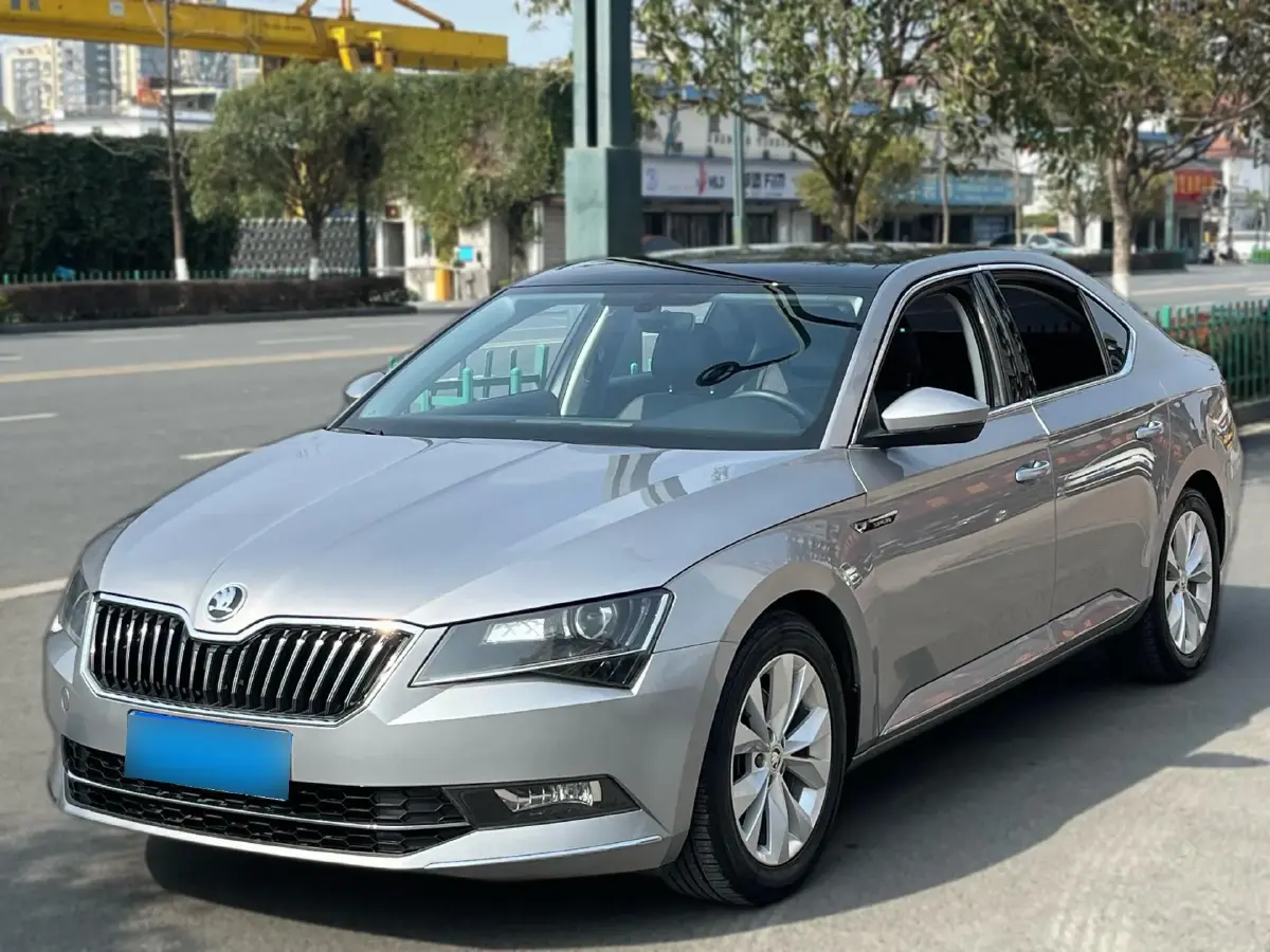 2018 Skoda Superb 1.8T 180HP L4 7DCT