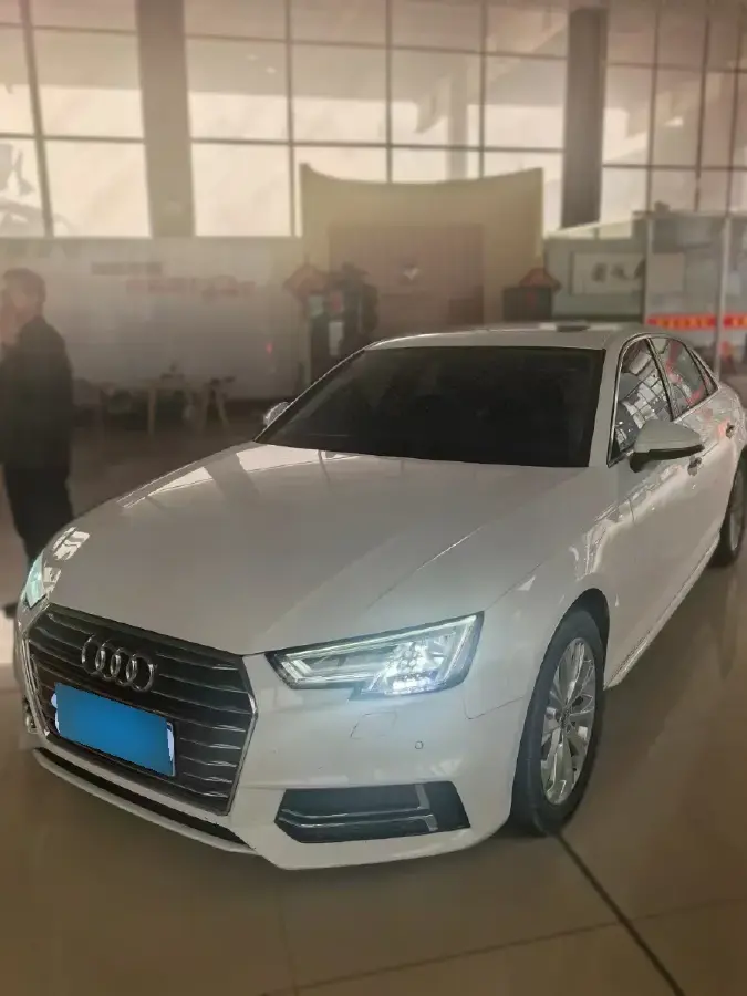 2019 Audi A4L 2.0T 190HP L4 7DCT