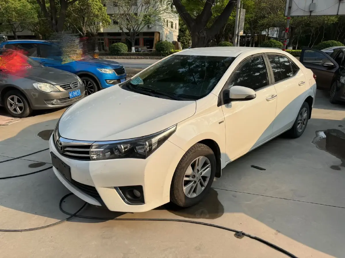 2017 Toyota Corolla 1.6L 122HP L4 CVT