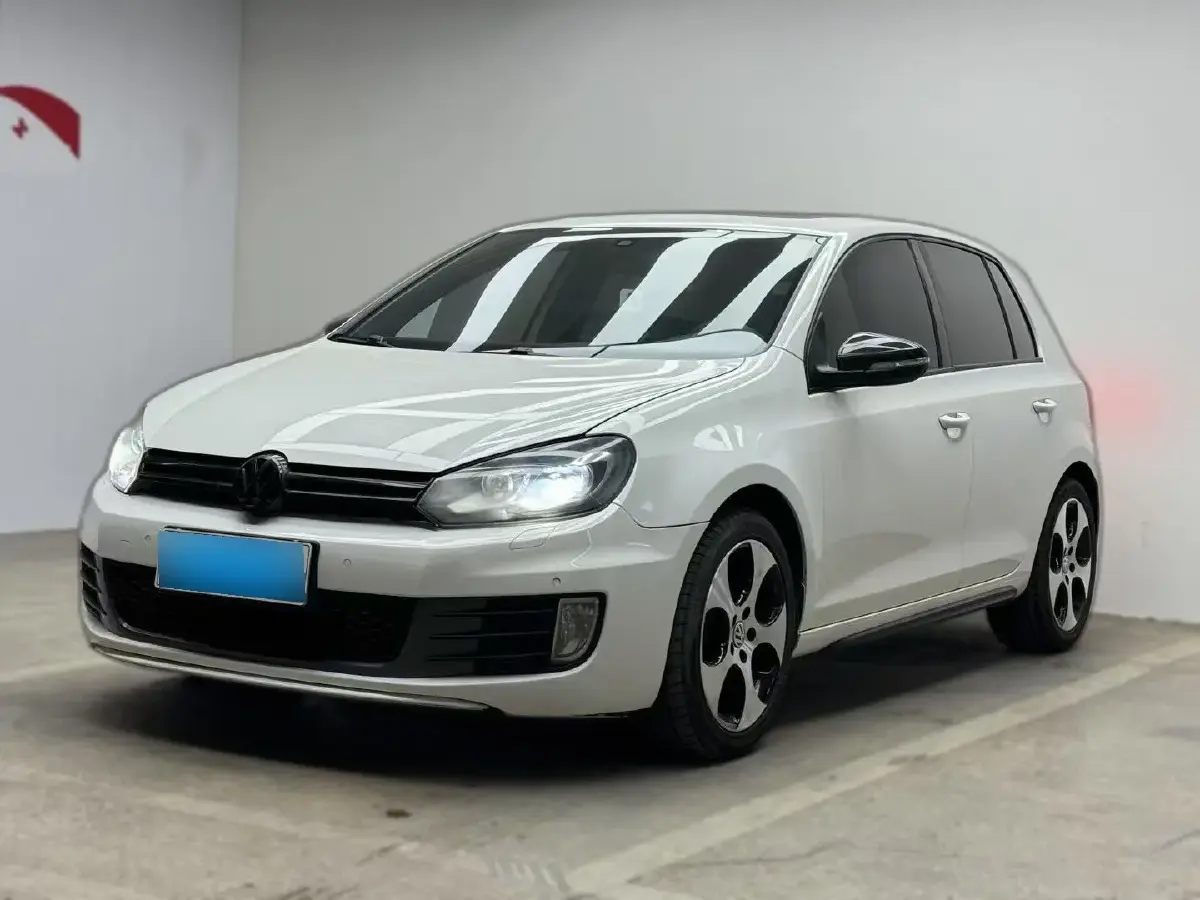 2010 Volkswagen GolfGTI 2.0T 200HP L4 6DCT