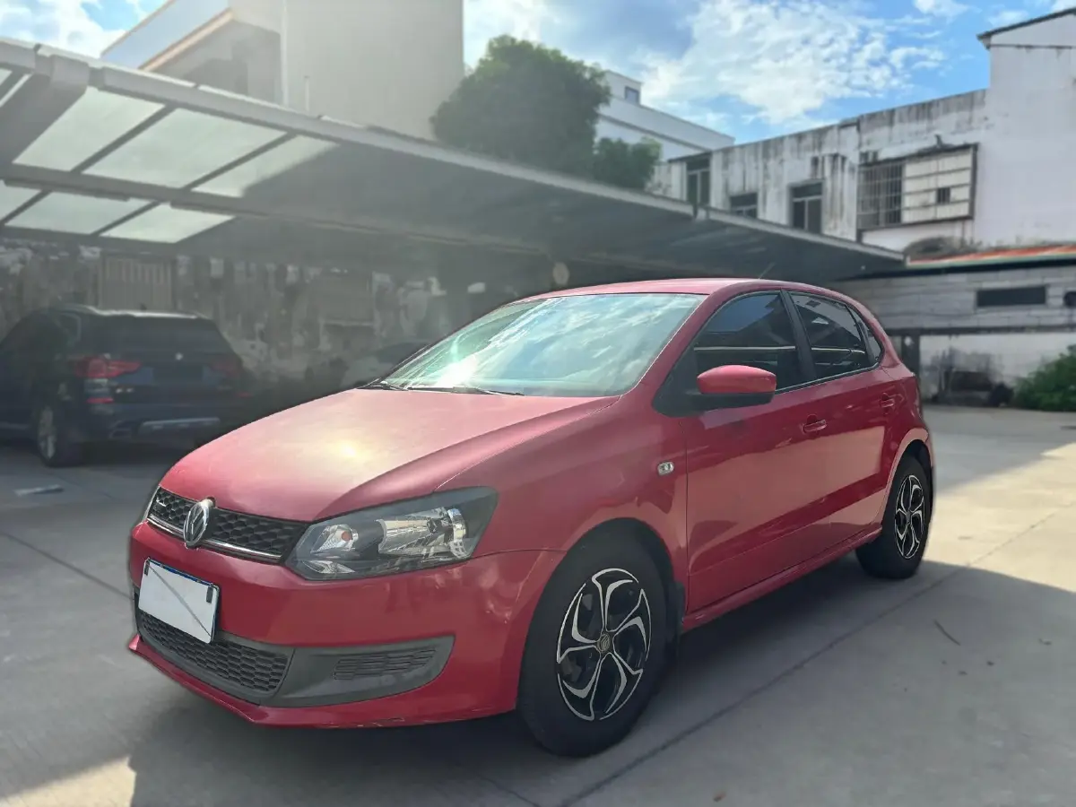 2013 Volkswagen Polo 1.4L 86HP L4 5MT