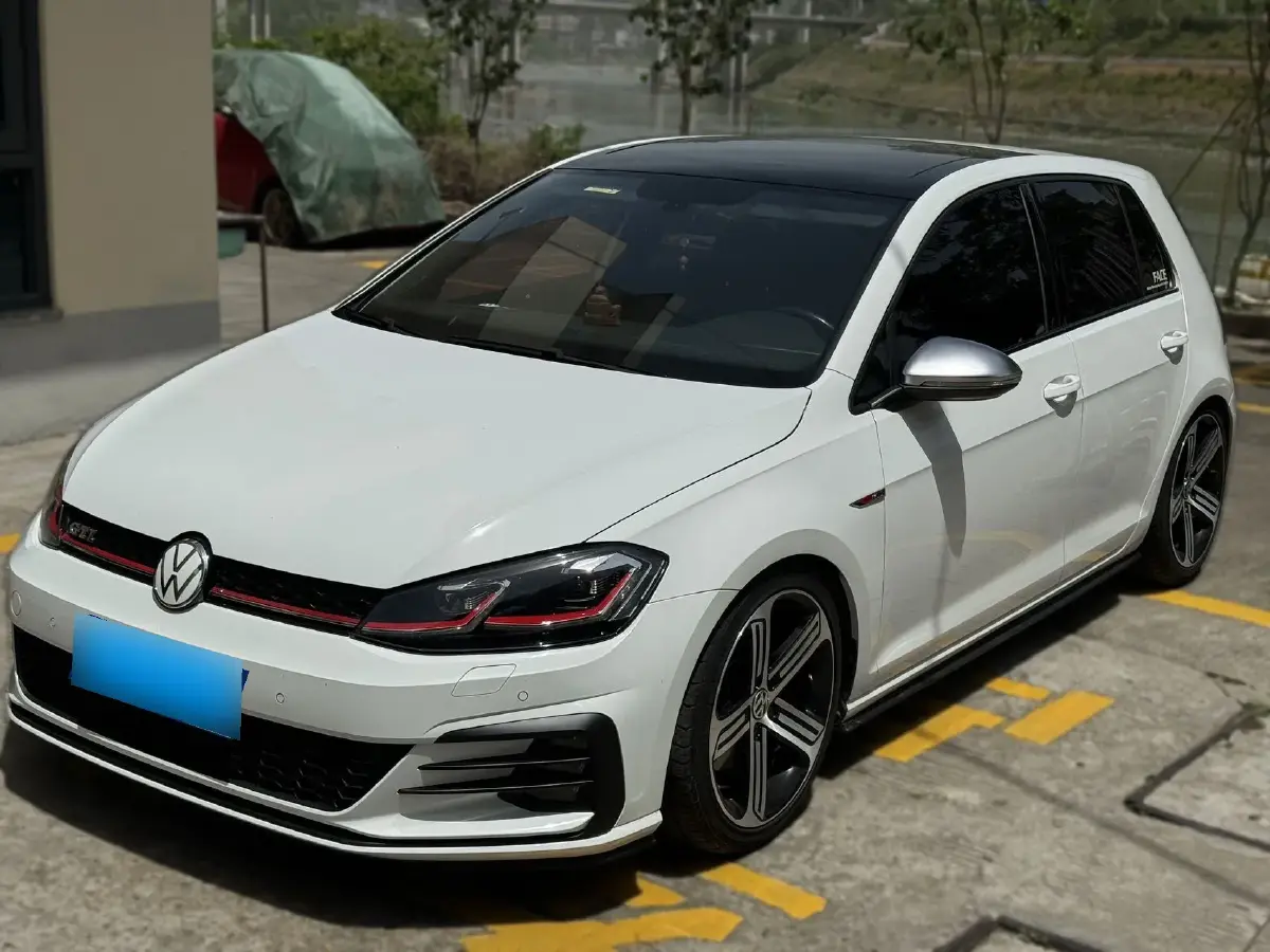 2018 Volkswagen GolfGTI 2.0T 220HP L4 7DCT