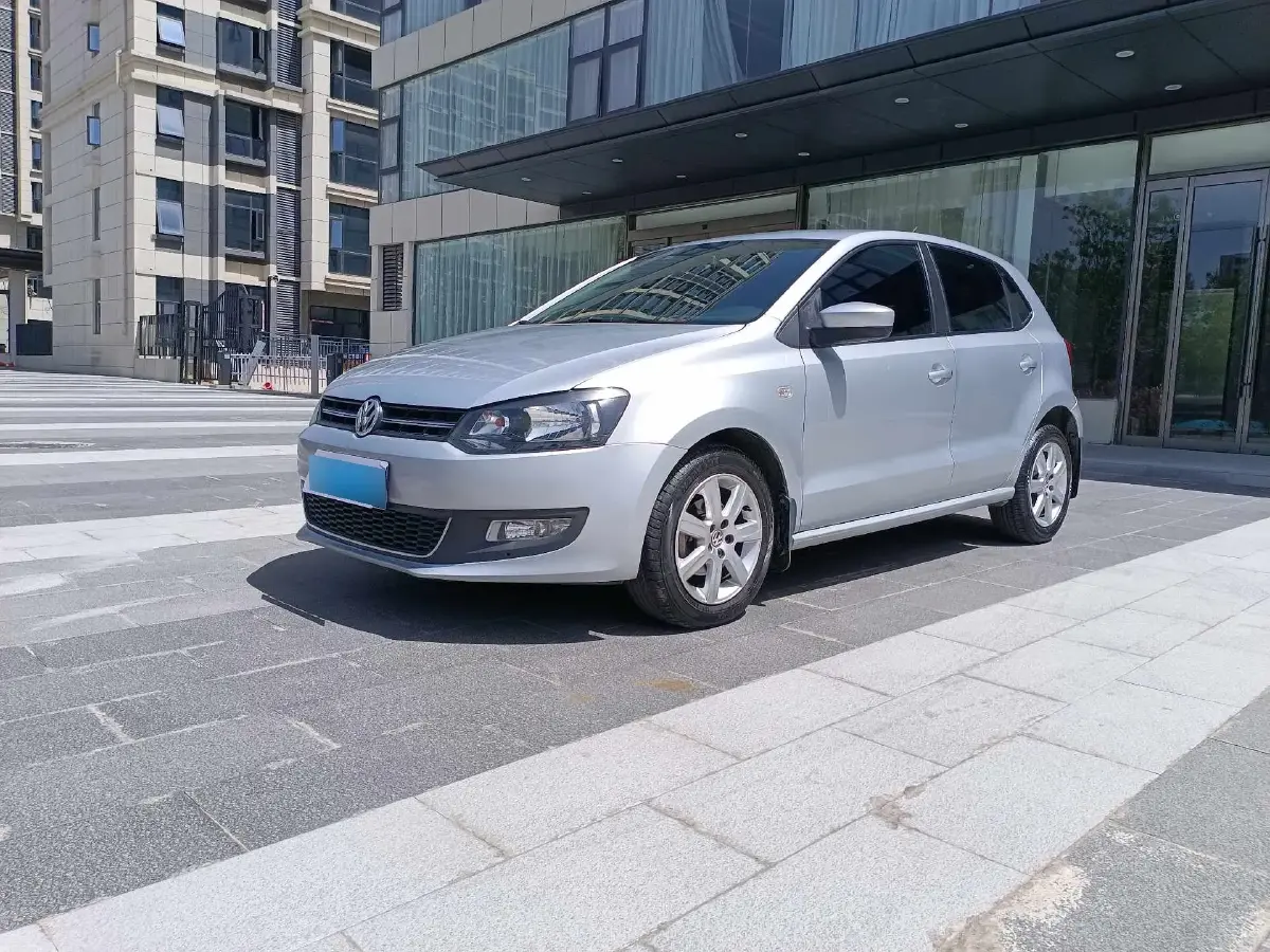 2011 Volkswagen Polo 1.4L 86HP L4 6AT