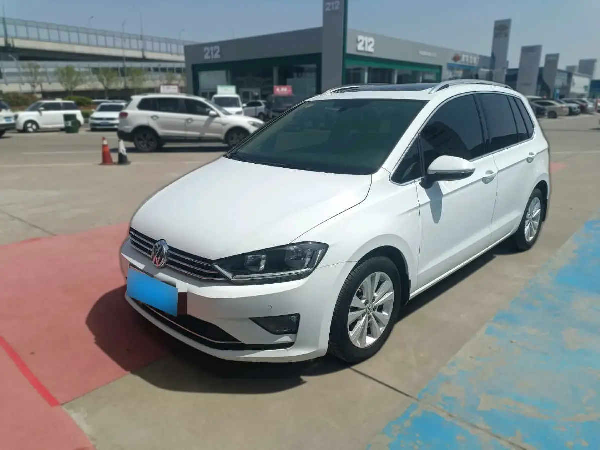 2016 Volkswagen Golf Sportsvan 1.4T 131HP L4 5MT