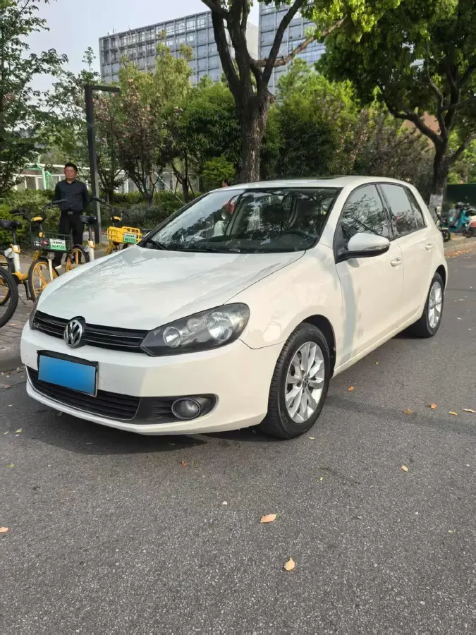 2011 Volkswagen Golf 1.4T 131HP L4 7DCT