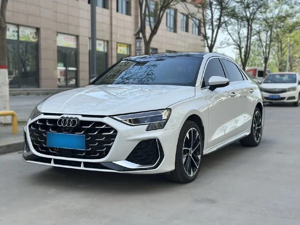 2025 Audi A3 1.5T 160HP L4 7DCT