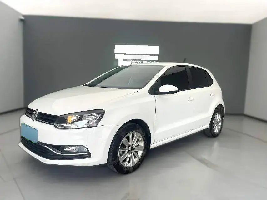 2014 Volkswagen Polo 1.6L 110HP L4 6AT