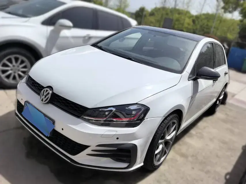 2015 Volkswagen Golf 1.4T 131HP L4 5MT