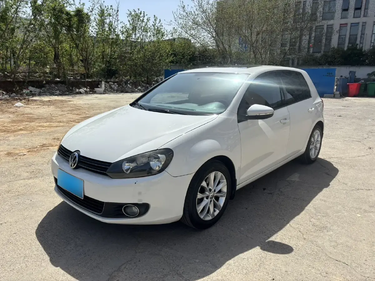 2012 Volkswagen Golf 1.6L 105HP L4 6AT