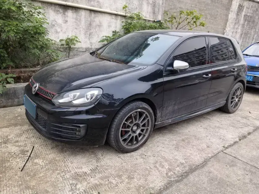 2012 Volkswagen GolfGTI 2.0T 200HP L4 6DCT