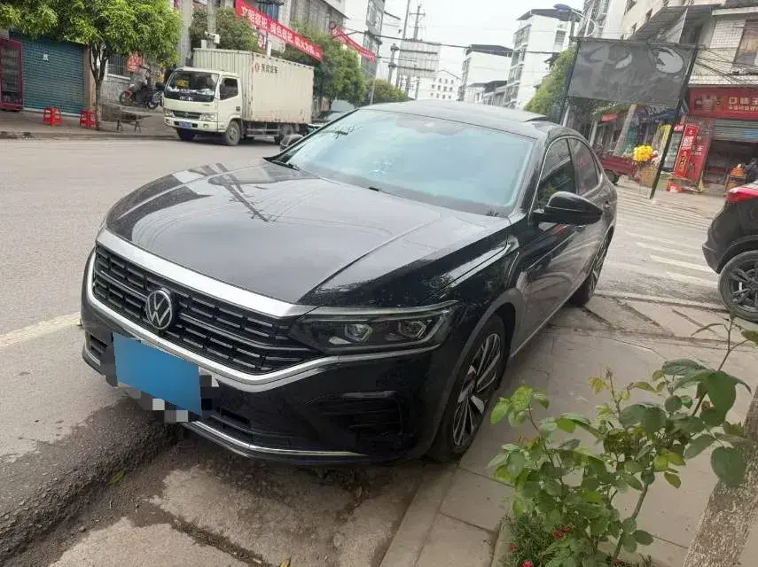 2022 Volkswagen Passat 2.0T 186HP L4 7DCT