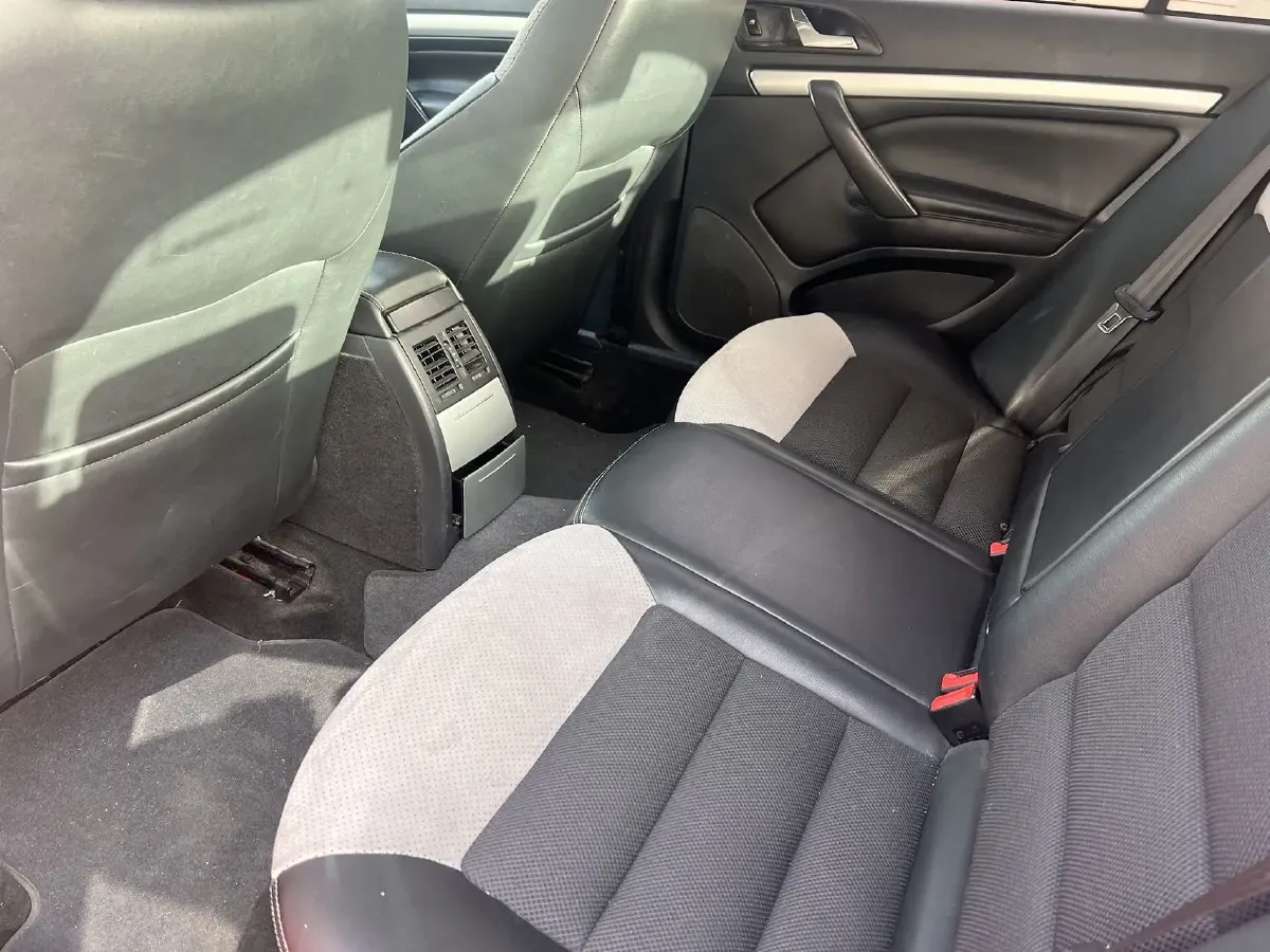 2010 Skoda Octavia 2.0T 200HP L4 6DCT,autocango,china used car exporter,china ev exporter,chinese used car exporter,chinese used ev exporter