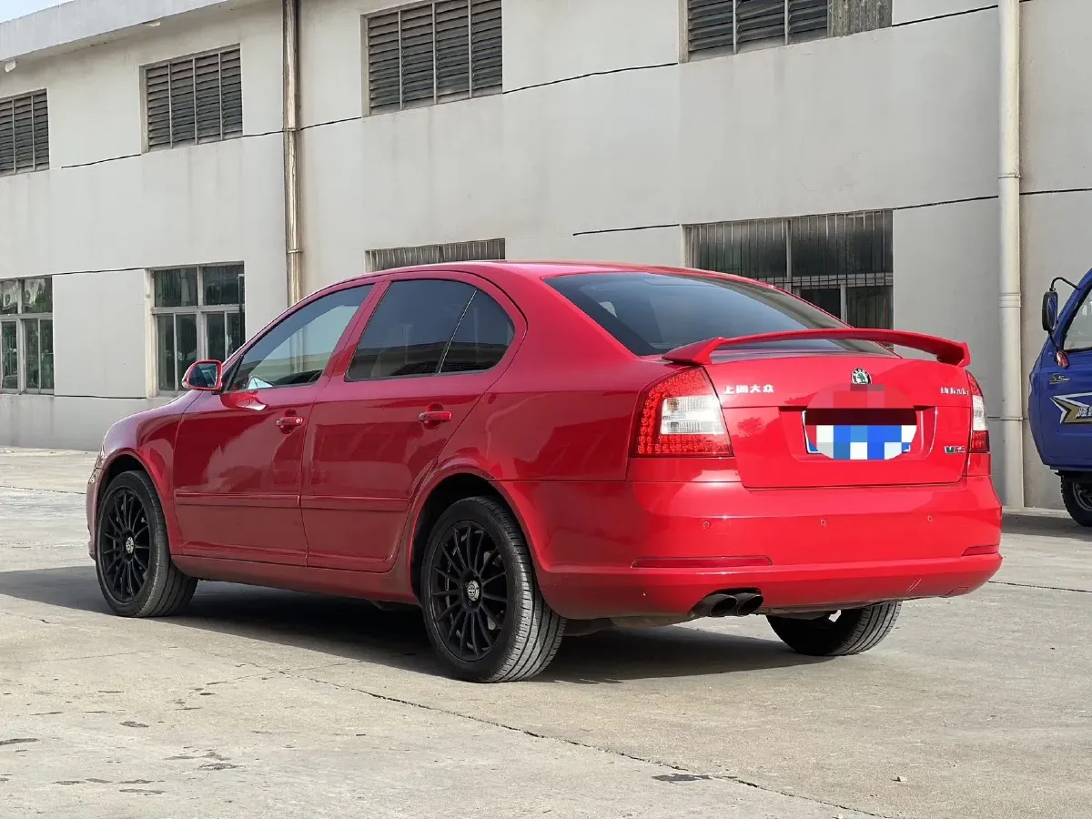 2010 Skoda Octavia 2.0T 200HP L4 6DCT,autocango,china used car exporter,china ev exporter,chinese used car exporter,chinese used ev exporter