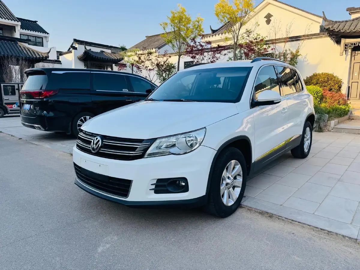 2012 Volkswagen Tiguan 1.8T 160HP L4 6AT