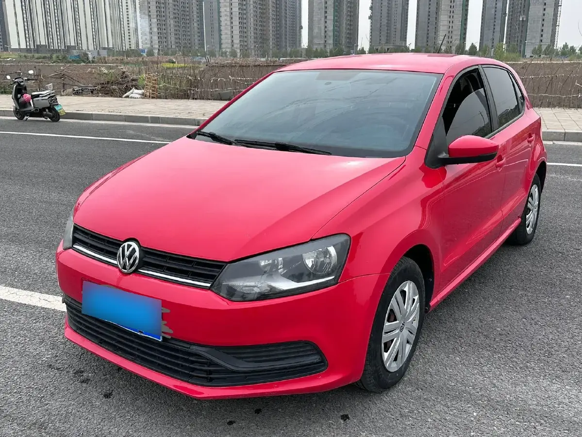 2016 Volkswagen Polo 1.4L 90HP L4 6AT