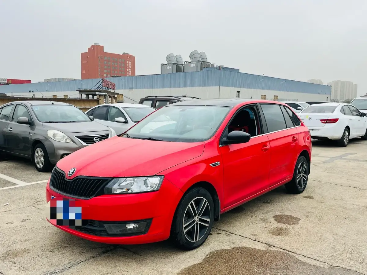 2016 Skoda Rapid Spaceback 1.6L 110HP L4 6AT