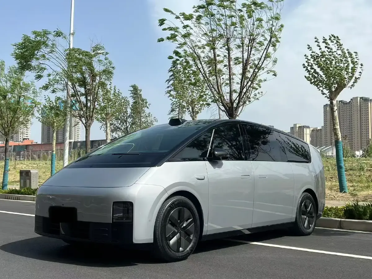 2024 Li MEGA BEV 102.7KWH