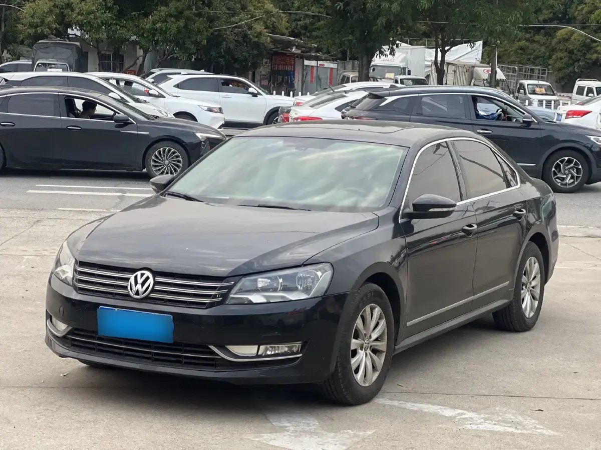 2015 Volkswagen Passat 1.8T 160HP L4 7DCT
