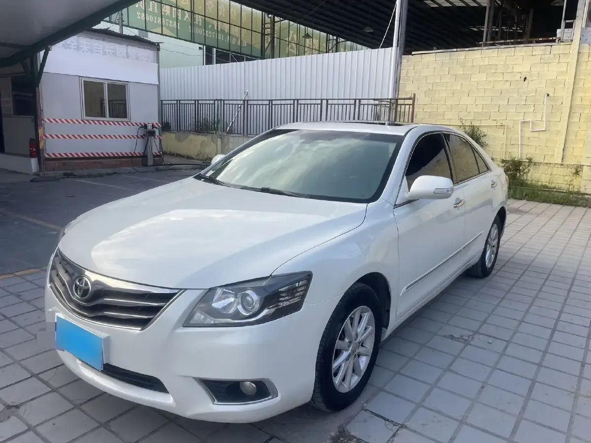 2013 Toyota Camry 2.0L 147HP L4 4AT