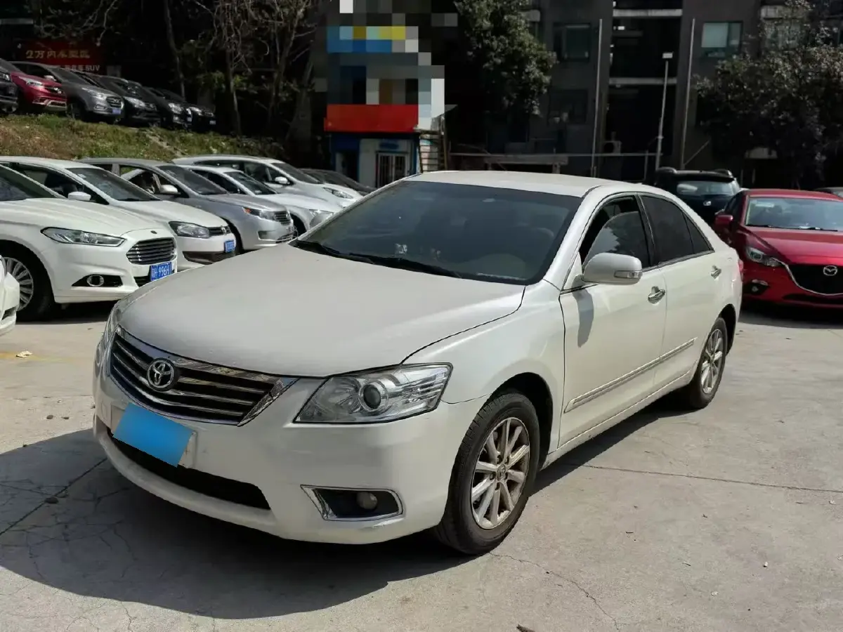 2010 Toyota Camry 2.0L 147HP L4 4AT