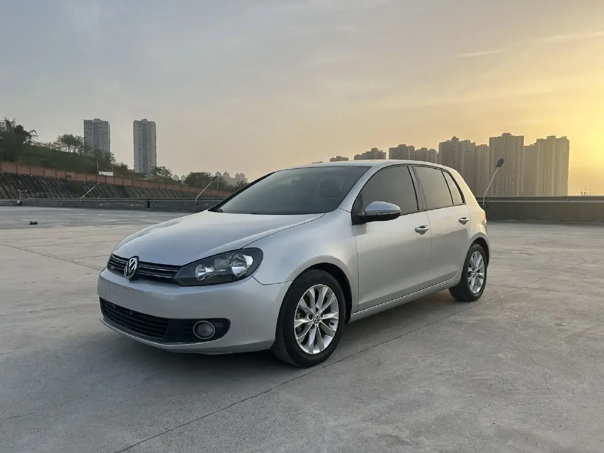 2010 Volkswagen Golf 1.4T 131HP L4 7DCT