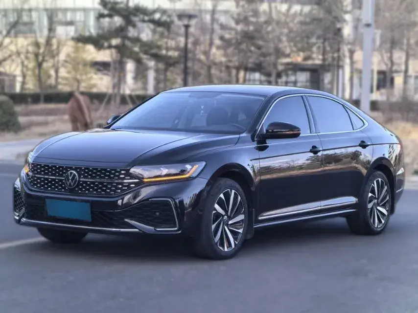 2022 Volkswagen Passat 2.0T 186HP L4 7DCT