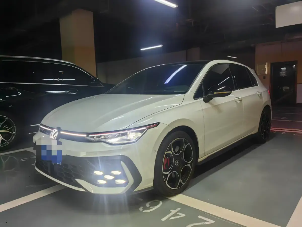 2025 Volkswagen GolfGTI 2.0T 220HP L4 7DCT