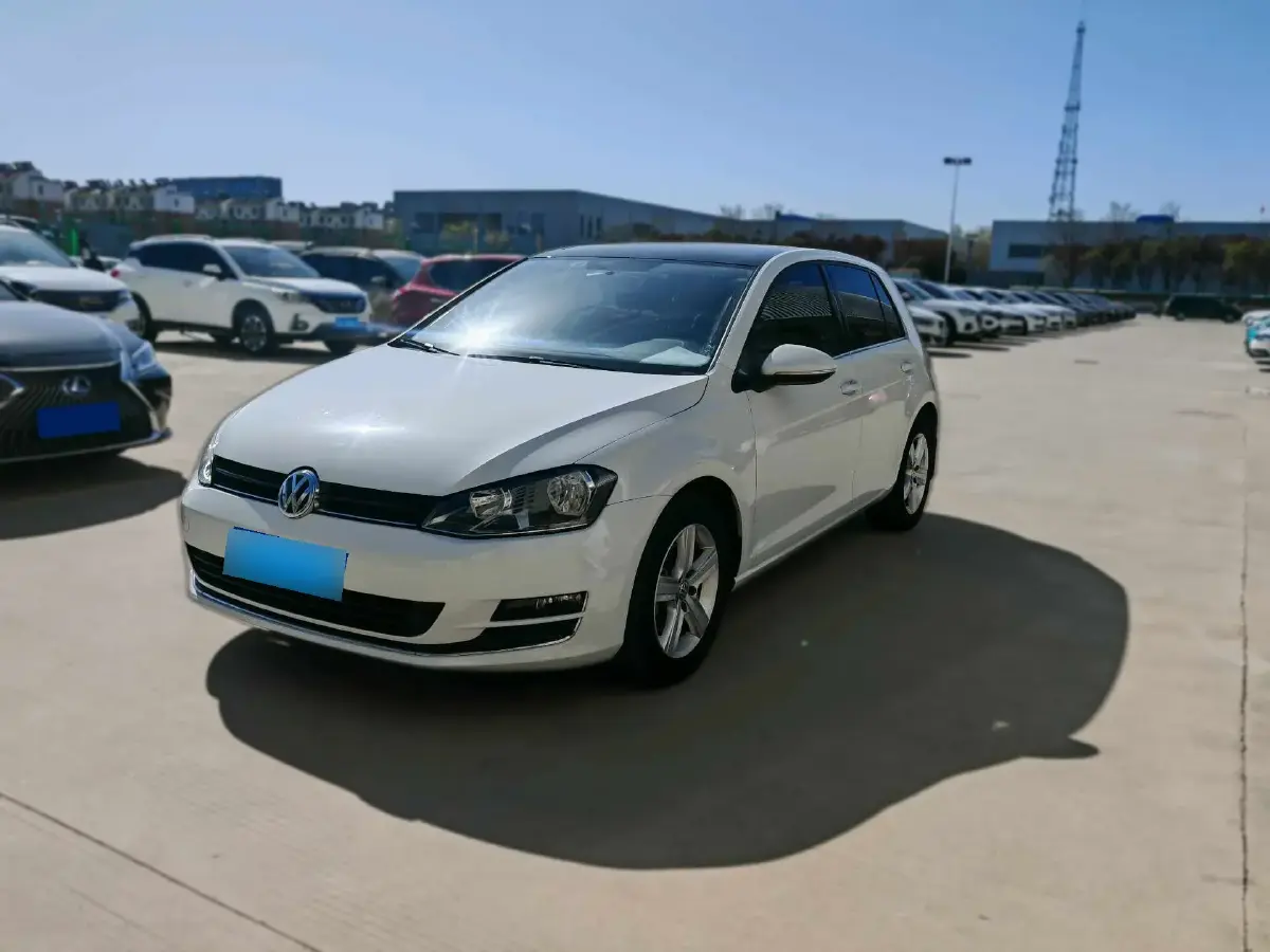 2012 Volkswagen Golf 1.6L 105HP L4 6AT