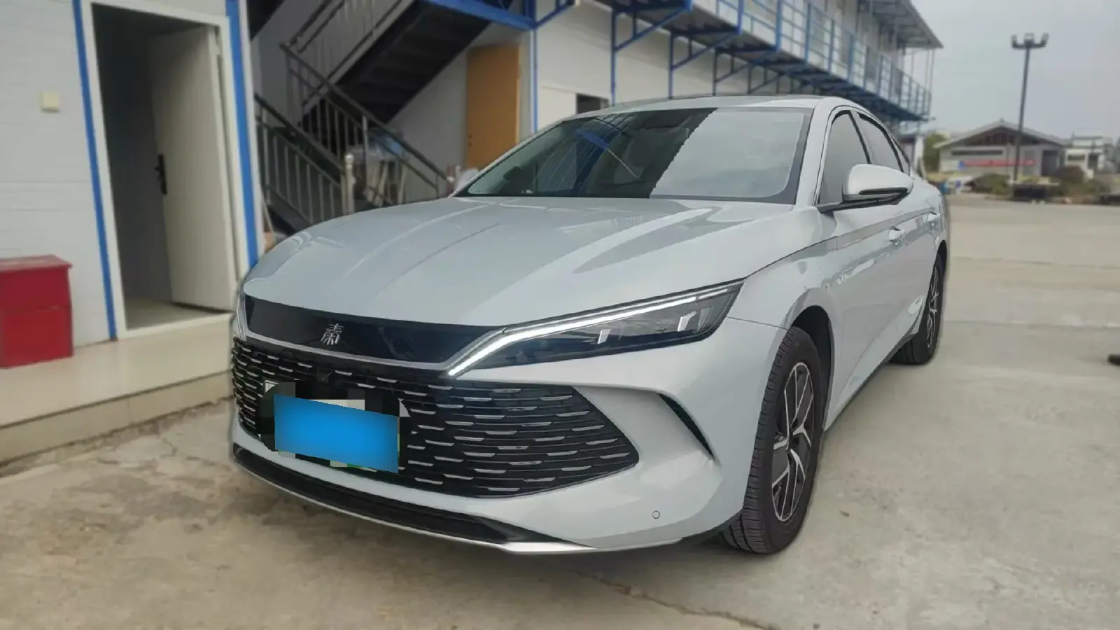 2024 BYD QinL 1.5L 101HP L4 E-CVT PHEV 15.87KWH
