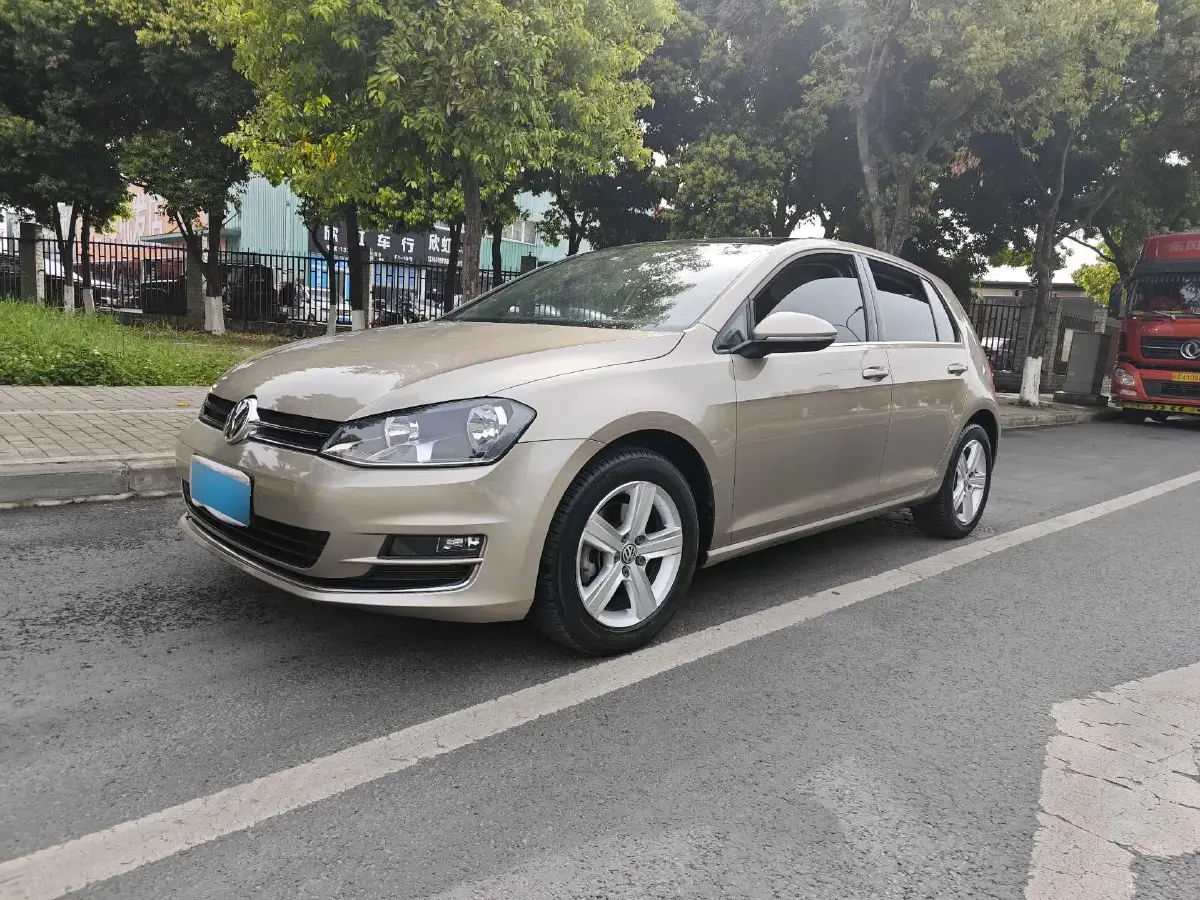 2014 Volkswagen Golf 1.4T 131HP L4 7DCT