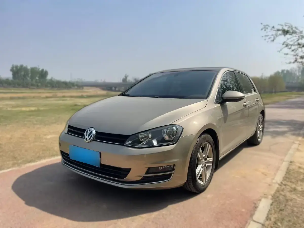 2014 Volkswagen Golf 1.4T 131HP L4 7DCT