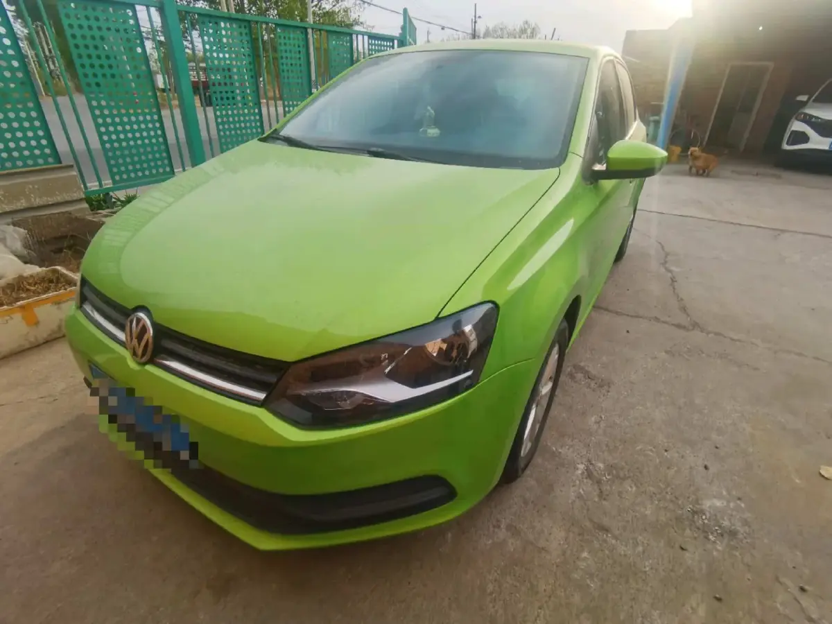 2016 Volkswagen Polo 1.4L 90HP L4 6AT