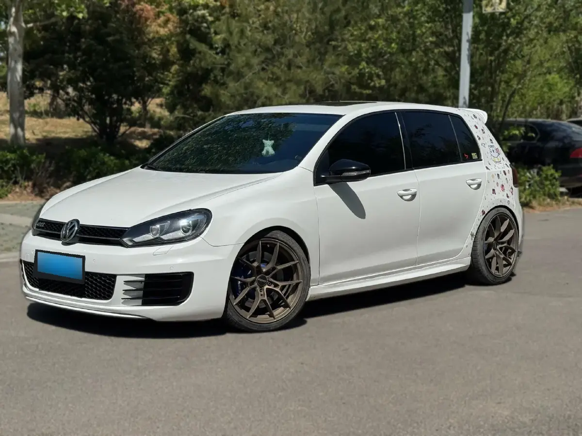 2012 Volkswagen GolfGTI 2.0T 200HP L4 6DCT