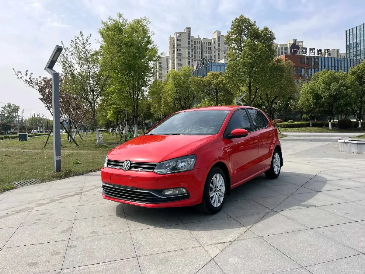 2014 Volkswagen Polo 1.6L 110HP L4 6AT
