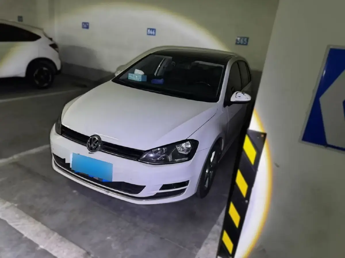 2012 Volkswagen Golf 1.6L 105HP L4 6AT