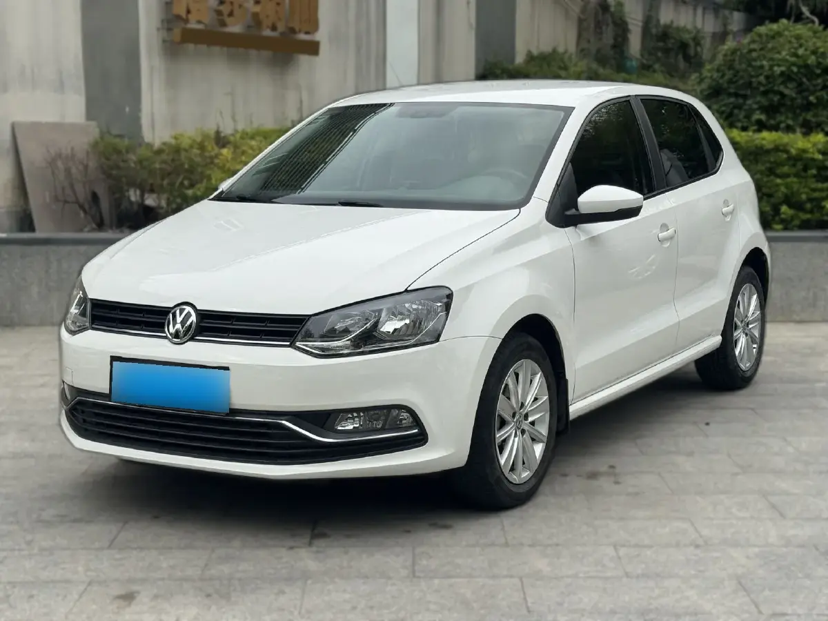 2016 Volkswagen Polo 1.6L 110HP L4 5MT