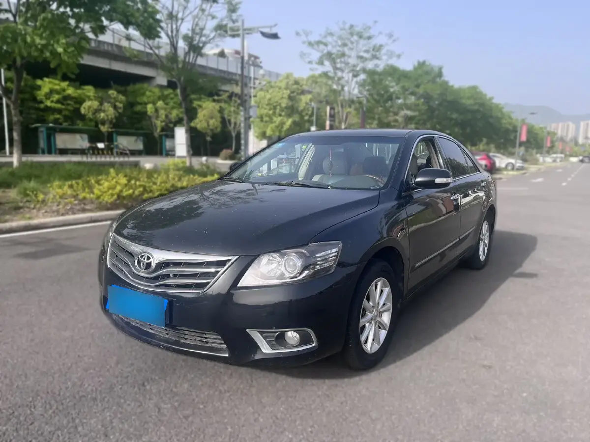 2013 Toyota Camry 2.0L 147HP L4 4AT