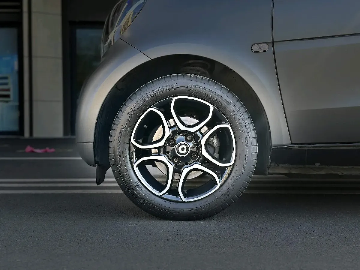 2019 Smart smart fortwo 0.9T 90HP L3 6DCT,autocango,china used car exporter,china ev exporter,chinese used car exporter,chinese used ev exporter