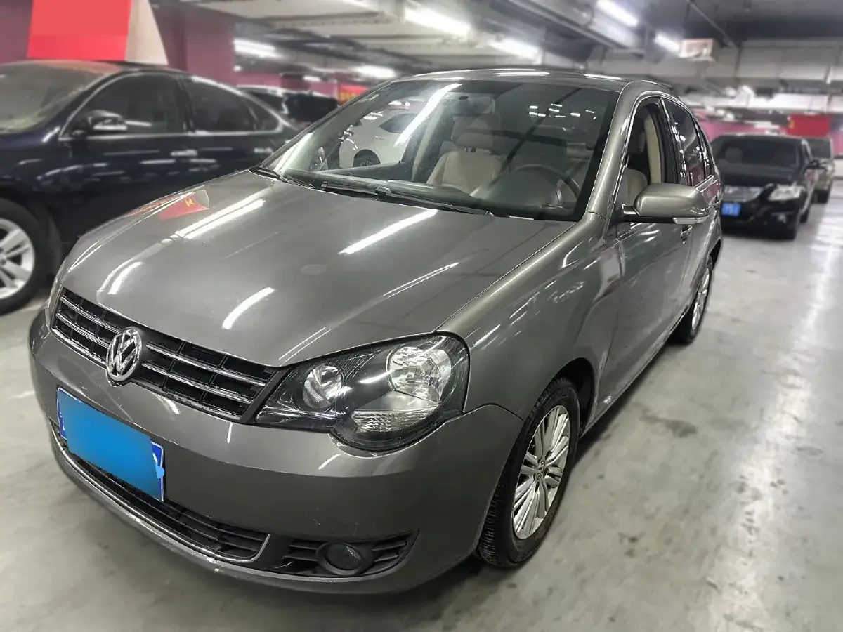 2011 Volkswagen Polo 1.4L 86HP L4 6AT