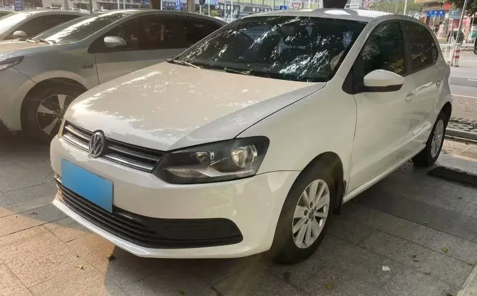2014 Volkswagen Polo 1.4L 90HP L4 5MT