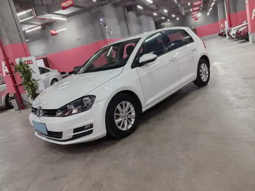 2011 Volkswagen Golf 1.6L 105HP L4 5MT