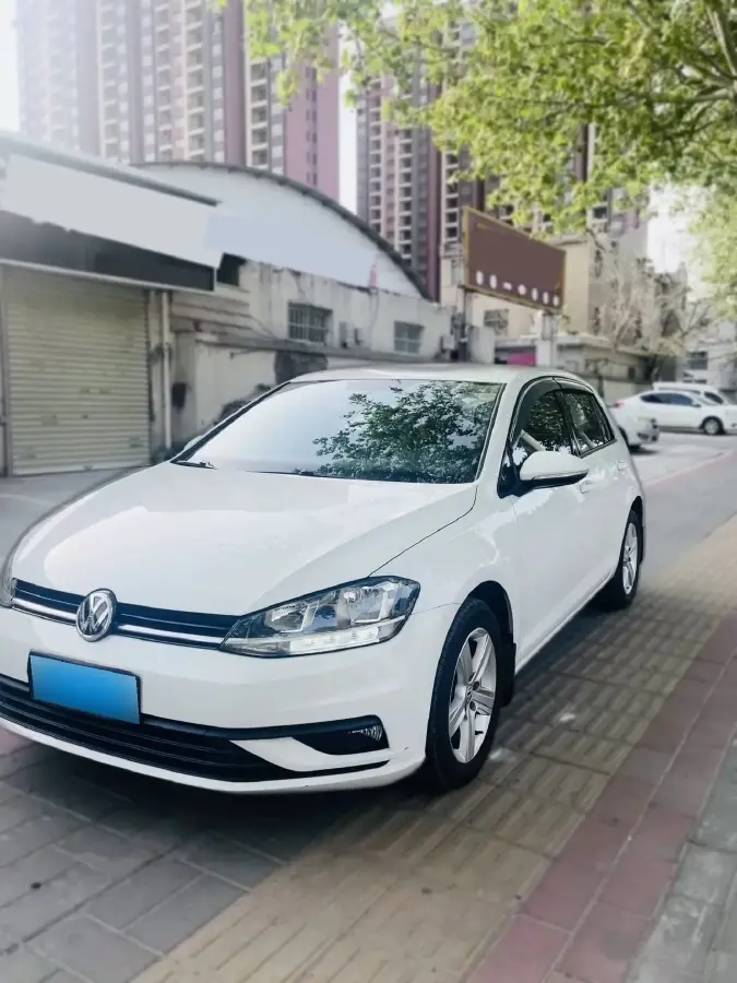 2011 Volkswagen Golf 1.6L 105HP L4 5MT