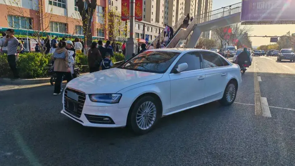 2016 Audi A4L 2.0T 180HP L4 CVT