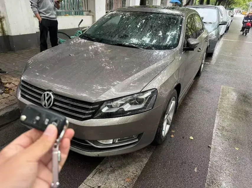 2011 Volkswagen Passat 1.8T 160HP L4 7DCT