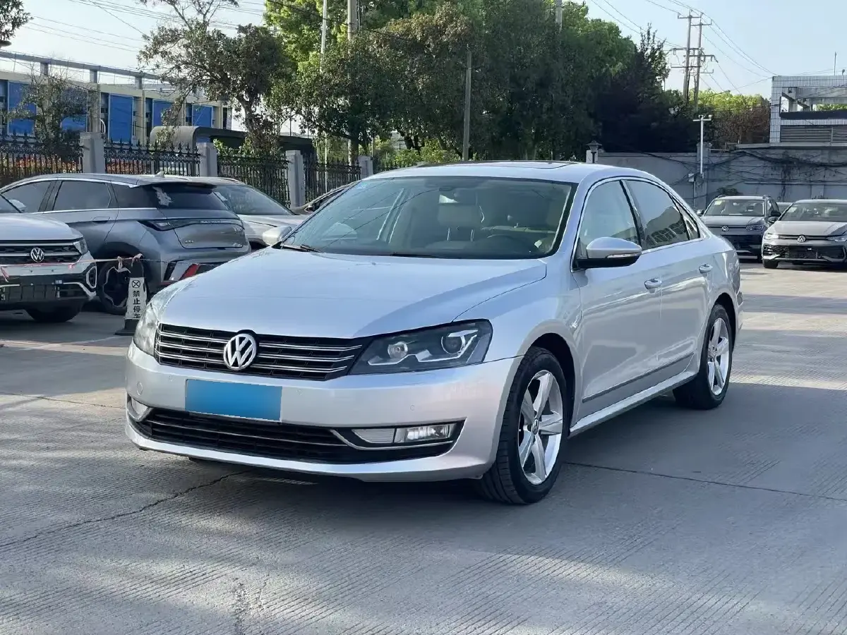 2011 Volkswagen Passat 1.8T 160HP L4 7DCT